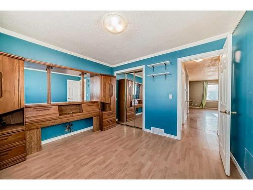 5312 Temple Road Ne, Calgary, AB - Indoor Photo Showing Other Room