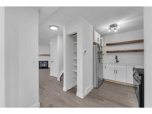 22-5520 1 Avenue Se, Calgary, AB - Indoor