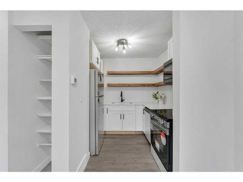 22-5520 1 Avenue Se, Calgary, AB - Indoor