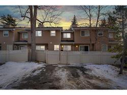 22-5520 1 Avenue SE Calgary, AB T2A 5Z7