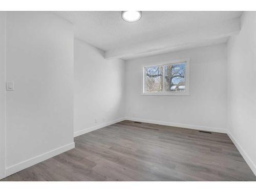 22-5520 1 Avenue Se, Calgary, AB - Indoor Photo Showing Other Room