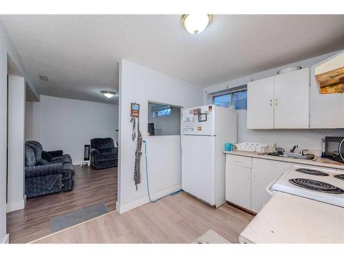 105 Falton Drive Ne, Calgary, AB - Indoor Photo Showing Kitchen