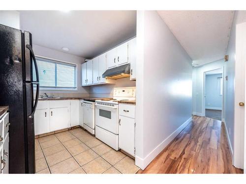 105 Falton Drive Ne, Calgary, AB - Indoor Photo Showing Kitchen