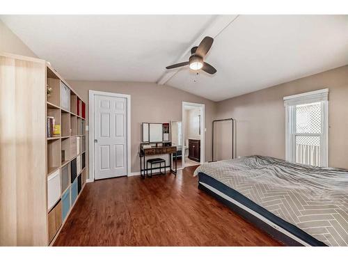 347 Erin Woods Green Se, Calgary, AB - Indoor Photo Showing Bedroom