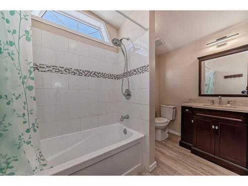 347 Erin Woods Green Se, Calgary, AB - Indoor Photo Showing Bathroom