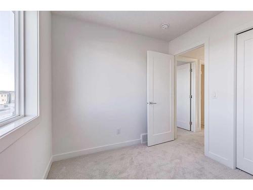 387 Chelsea Parade, Chestermere, AB - Indoor Photo Showing Other Room