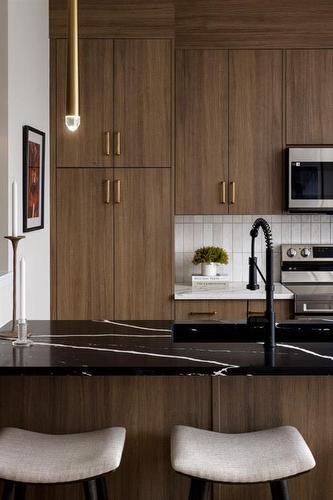 354 Belvedere Boulevard, Calgary, AB - Indoor Photo Showing Kitchen