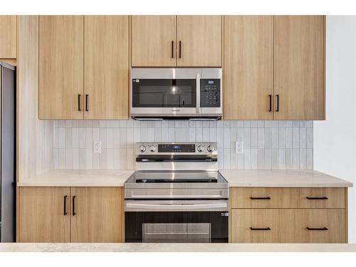 280 Sora Terrace, Calgary, AB - Indoor Photo Showing Kitchen