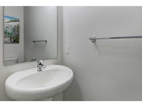 124 Walden Parade Se, Calgary, AB - Indoor Photo Showing Bathroom