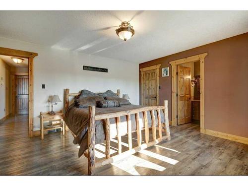 162016 290 Range Road, Rural Willow Creek No. 26, M.D. Of, AB - Indoor Photo Showing Bedroom