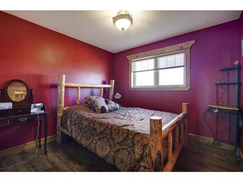 162016 290 Range Road, Rural Willow Creek No. 26, M.D. Of, AB - Indoor Photo Showing Bedroom