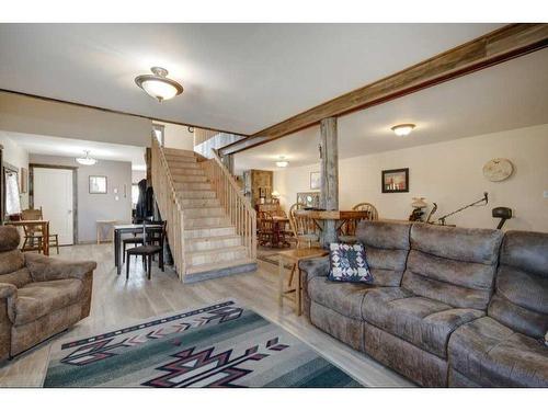 162016 290 Range Road, Rural Willow Creek No. 26, M.D. Of, AB - Indoor Photo Showing Living Room