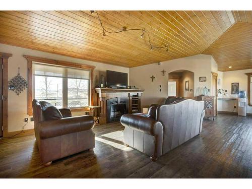 162016 290 Range Road, Rural Willow Creek No. 26, M.D. Of, AB - Indoor Photo Showing Living Room With Fireplace