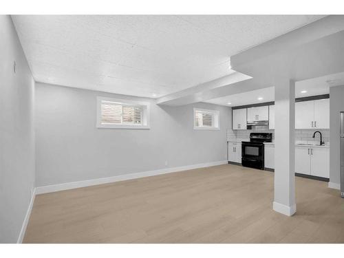 755 Penbrooke Road Se, Calgary, AB - Indoor