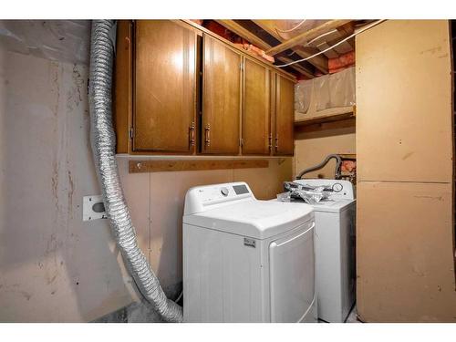 755 Penbrooke Road Se, Calgary, AB - Indoor Photo Showing Laundry Room