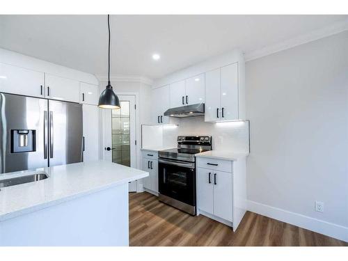 41 Valley Crest Close Nw, Calgary, AB - Indoor Photo Showing Kitchen