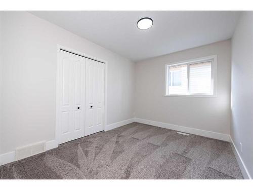 41 Valley Crest Close Nw, Calgary, AB - Indoor Photo Showing Bathroom