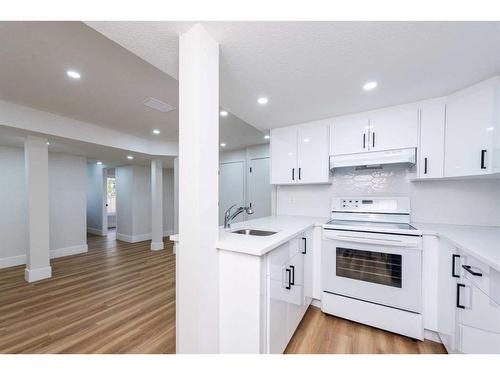 41 Valley Crest Close Nw, Calgary, AB - Indoor Photo Showing Kitchen