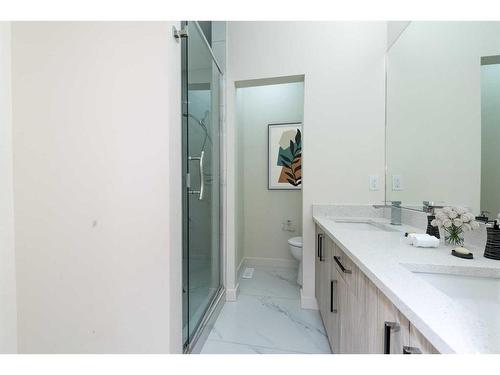 106-116 Saddlestone Heath Ne, Calgary, AB - Indoor Photo Showing Bathroom