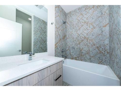 106-116 Saddlestone Heath Ne, Calgary, AB - Indoor Photo Showing Bathroom