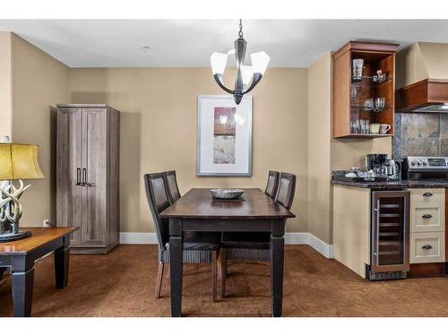 301-173 Kananaskis Way, Canmore, AB - Indoor Photo Showing Dining Room