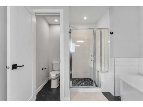 350 Chelsea Hollow, Chestermere, AB - Indoor Photo Showing Bathroom