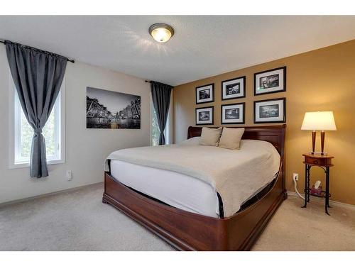 179 Mountain Park Drive Se, Calgary, AB - Indoor Photo Showing Bedroom