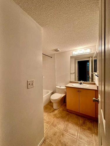 1224-8 Bridlecrest Drive Sw, Calgary, AB - Indoor Photo Showing Bathroom