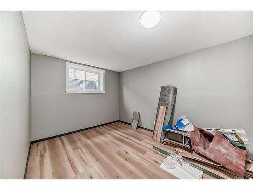 6731 Malvern Road Ne, Calgary, AB - Indoor Photo Showing Other Room