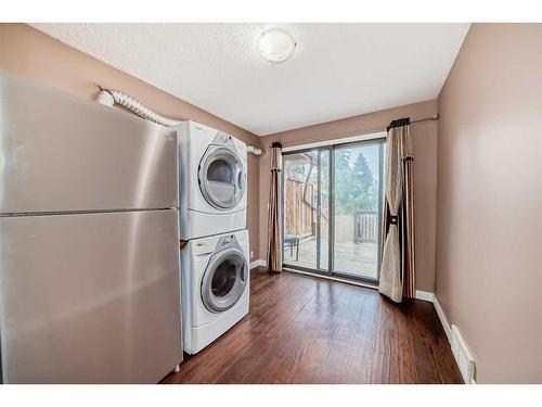 112 Falwood Crescent Ne, Calgary, AB - Indoor Photo Showing Laundry Room