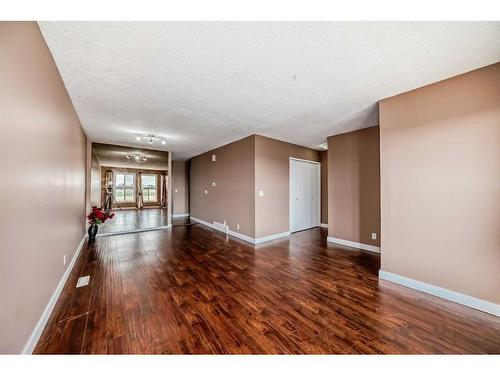 112 Falwood Crescent Ne, Calgary, AB - Indoor Photo Showing Other Room