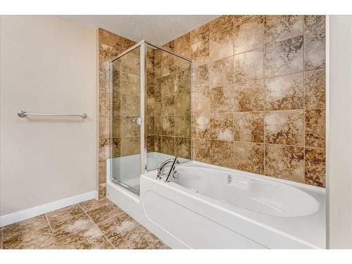 311-35 Aspenmont Heights Sw, Calgary, AB - Indoor Photo Showing Bathroom