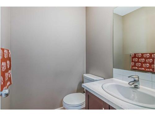 232 Pantego Lane Nw, Calgary, AB - Indoor Photo Showing Bathroom