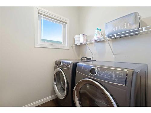 2405 Wentworth Villas Sw, Calgary, AB - Indoor Photo Showing Laundry Room