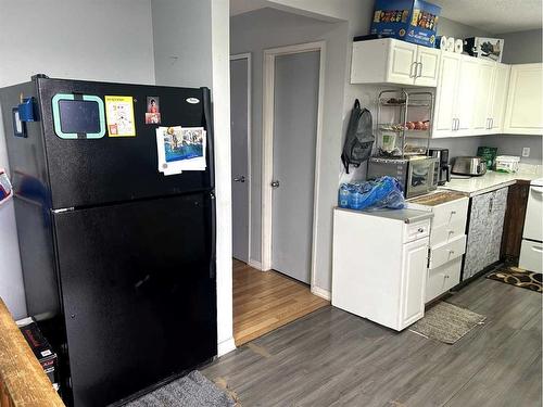 47 Falchurch Road Ne, Calgary, AB - Indoor Photo Showing Kitchen