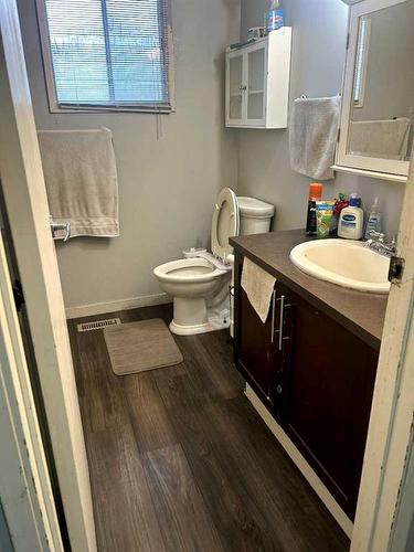 47 Falchurch Road Ne, Calgary, AB - Indoor Photo Showing Bathroom