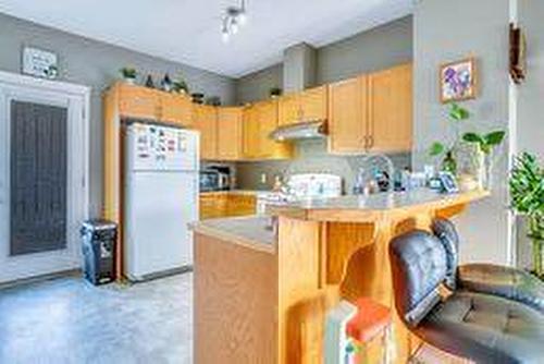 104-111 Tarawood Lane Ne, Calgary, AB - Indoor Photo Showing Kitchen