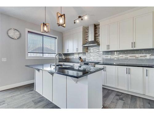 120 Shoreline Vista, Chestermere, AB - Indoor Photo Showing Kitchen