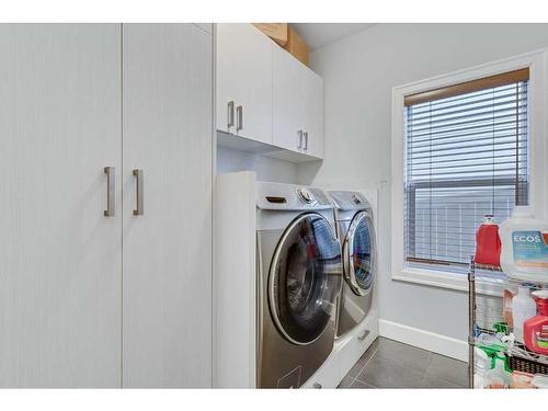 120 Shoreline Vista, Chestermere, AB - Indoor Photo Showing Laundry Room