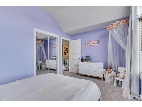 120 Shoreline Vista, Chestermere, AB - Indoor Photo Showing Bedroom