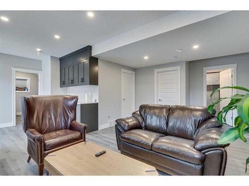 120 Shoreline Vista, Chestermere, AB - Indoor Photo Showing Living Room