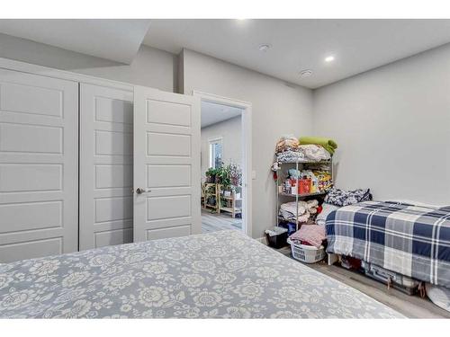 120 Shoreline Vista, Chestermere, AB - Indoor Photo Showing Bedroom