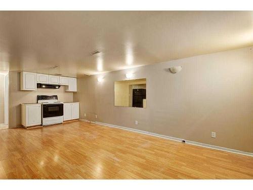 2216 41 Street Se, Calgary, AB - Indoor Photo Showing Other Room