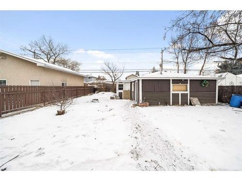 2216 41 Street Se, Calgary, AB - Outdoor