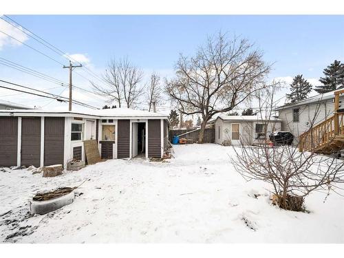 2216 41 Street Se, Calgary, AB - Outdoor