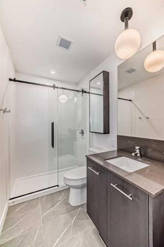 409-730 2Nd Avenue Sw, Calgary, AB - Indoor Photo Showing Bathroom