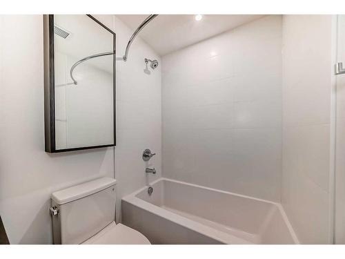 409-730 2Nd Avenue Sw, Calgary, AB - Indoor Photo Showing Bathroom