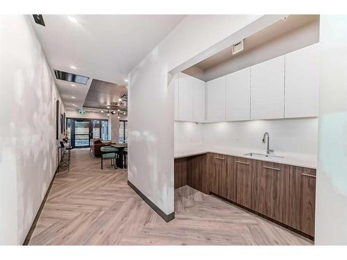 409-730 2Nd Avenue Sw, Calgary, AB - Indoor Photo Showing Kitchen