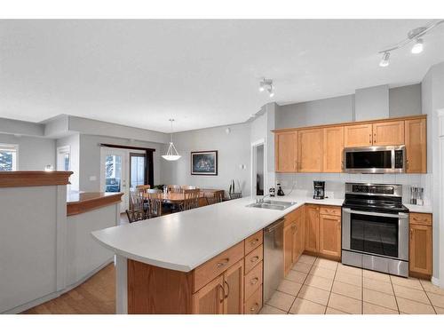 110-60 Sierra Morena Landing Sw, Calgary, AB - Indoor Photo Showing Kitchen