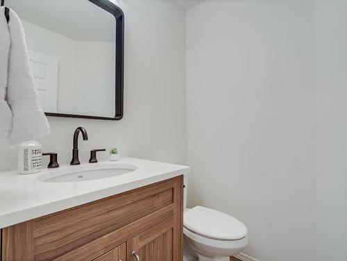 10 Crystalridge Way, Okotoks, AB - Indoor Photo Showing Bathroom